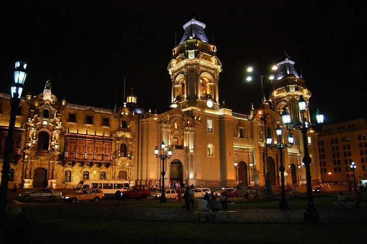 Lima de noche + Fuentes danzantes - imagen #2